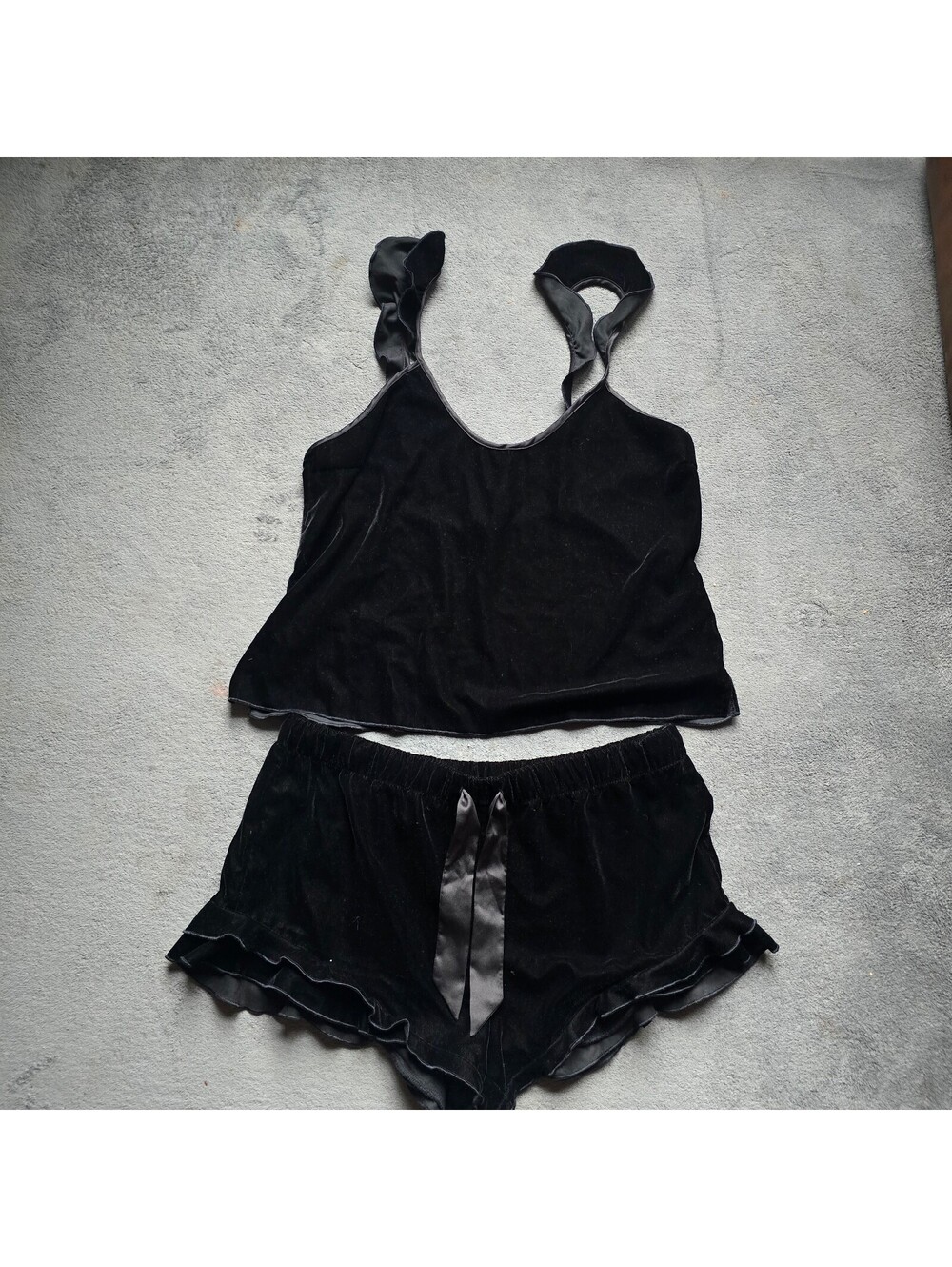 NWT Victoria's Secret Black Velvet Ruffle Cami Shorts Pajama Set Size M